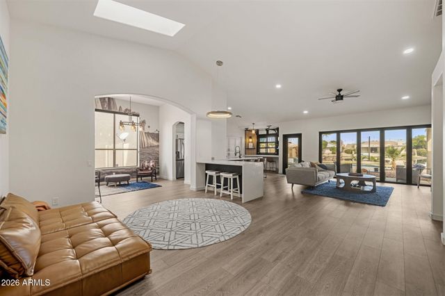 844 W BEECHNUT Drive, Chandler, AZ 85248