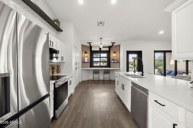 844 W BEECHNUT Drive, Chandler, AZ 85248