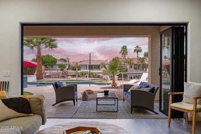 844 W BEECHNUT Drive, Chandler, AZ 85248