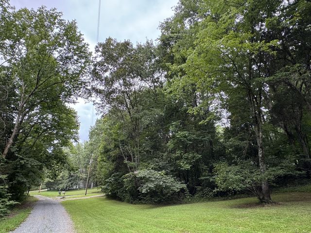 9056 Taylor Cemetery Rd, Lyles, TN 37098