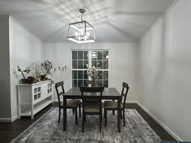 9056 Taylor Cemetery Rd, Lyles, TN 37098