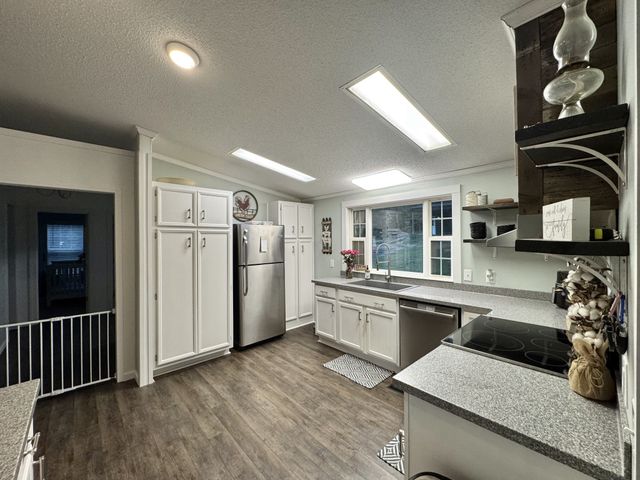 9056 Taylor Cemetery Rd, Lyles, TN 37098