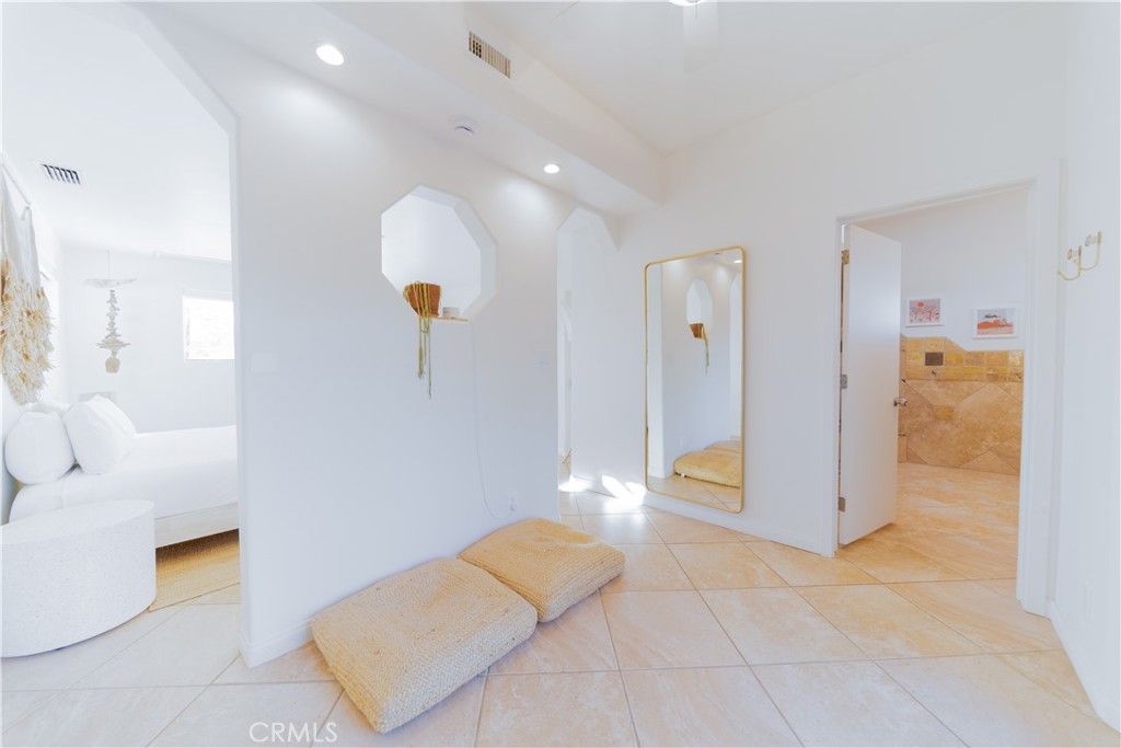 Image 4 of property listing at 3353 Sage, Yucca Valley, CA 92284