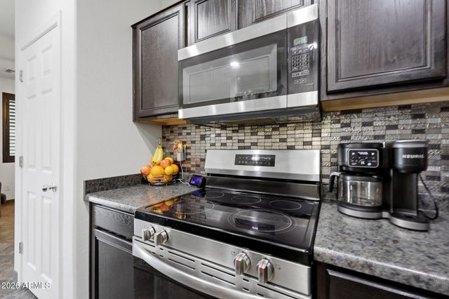 9336 S 33RD Drive S, Laveen, AZ 85339