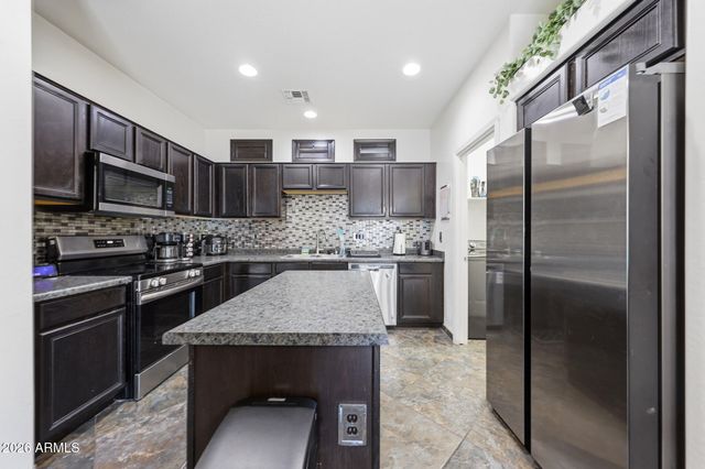9336 S 33RD Drive S, Laveen, AZ 85339