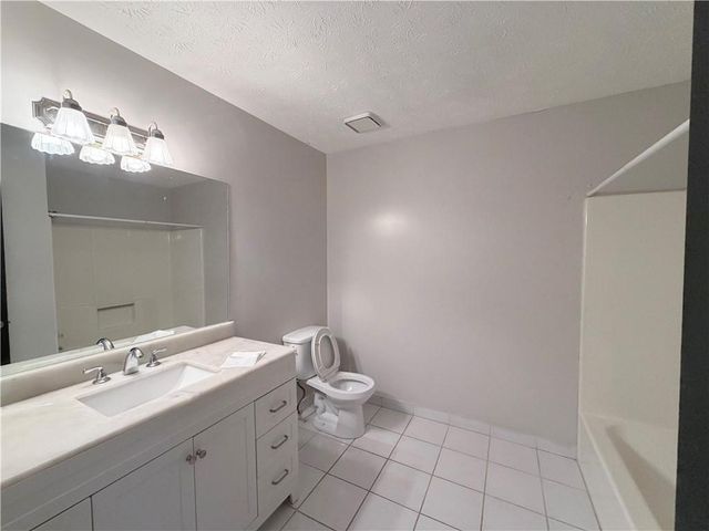 2153 Cruse Road, Lawrenceville, GA 30044