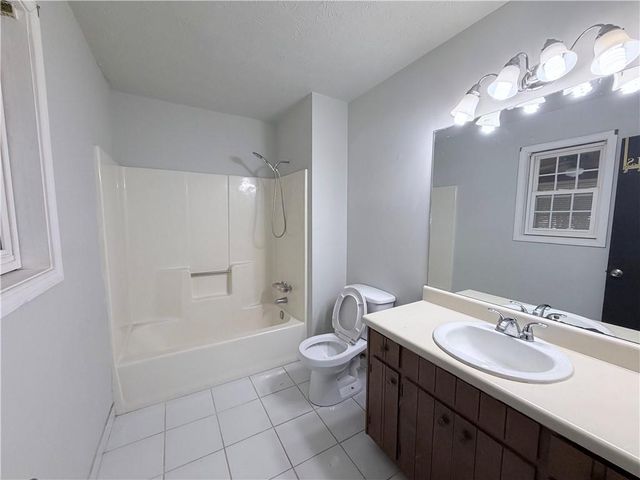 2153 Cruse Road, Lawrenceville, GA 30044