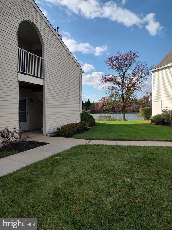 1302-B GINGER DR, Mount Laurel, NJ 08054