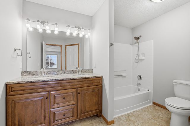 3789 Hazel Trail C, Woodbury, MN 55129