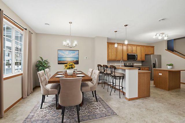 3789 Hazel Trail C, Woodbury, MN 55129