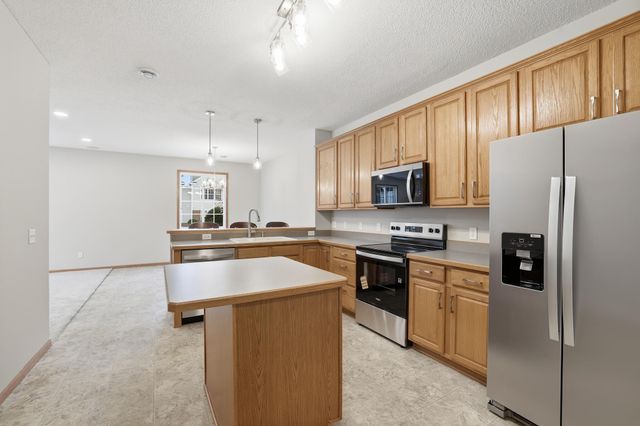 3789 Hazel Trail C, Woodbury, MN 55129