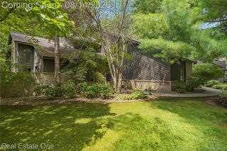3660 Loch Bend Drive, Commerce Charter Township, MI 48382