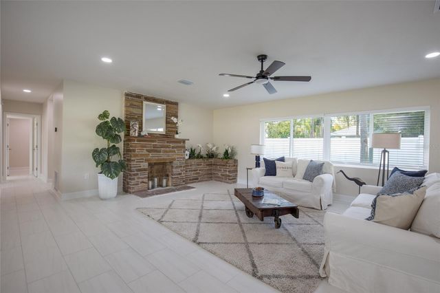 1794 SANTA BARBARA DR, Dunedin, FL 34698