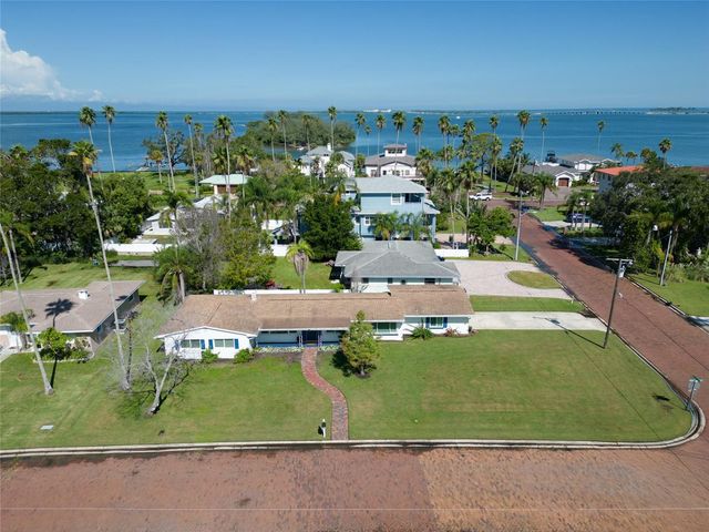 1794 SANTA BARBARA DR, Dunedin, FL 34698