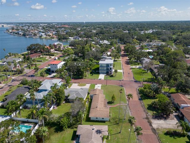 1794 SANTA BARBARA DR, Dunedin, FL 34698