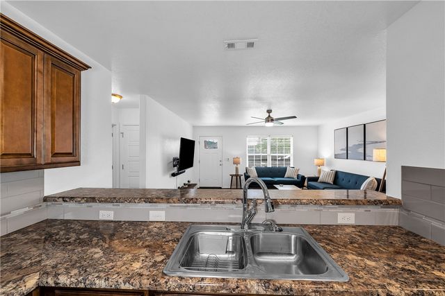 1223 S Springfield Drive, Fayetteville, AR 72704