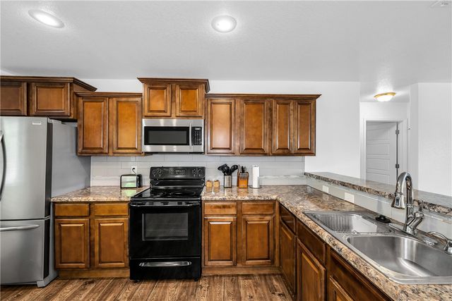 1223 S Springfield Drive, Fayetteville, AR 72704