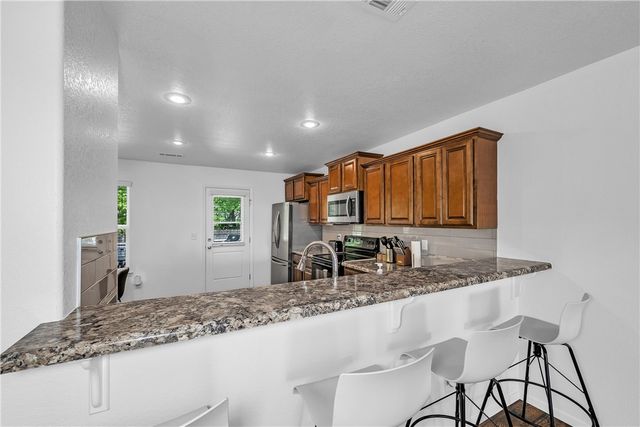 1223 S Springfield Drive, Fayetteville, AR 72704