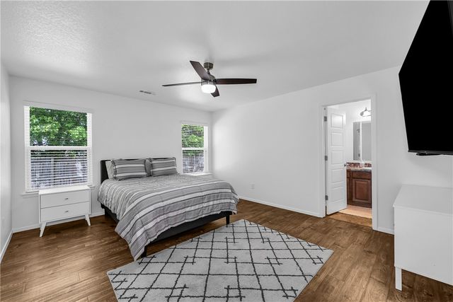 1223 S Springfield Drive, Fayetteville, AR 72704