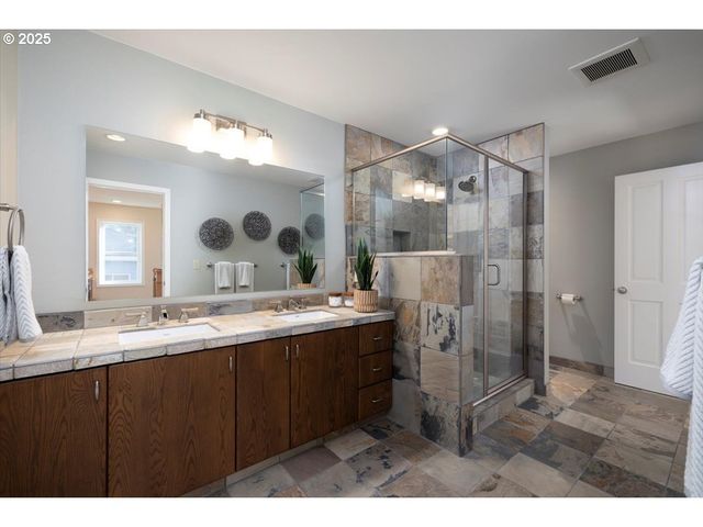 3262 FAIRVIEW Way, West Linn, OR 97068