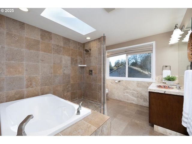 3262 FAIRVIEW Way, West Linn, OR 97068
