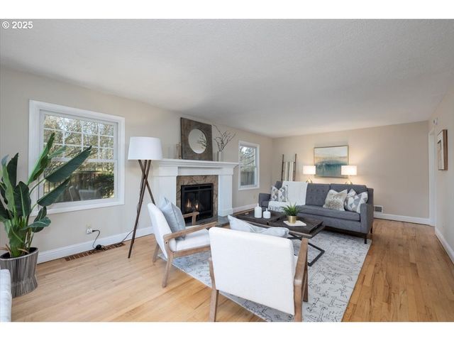 3262 FAIRVIEW Way, West Linn, OR 97068