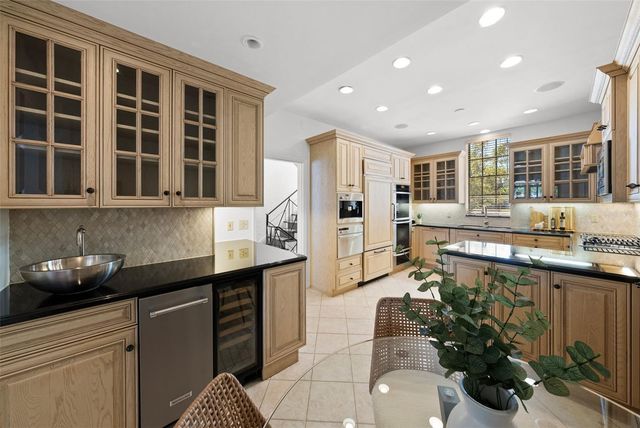 5010 BAYSHORE BOULEVARD 4, Tampa, FL 33611