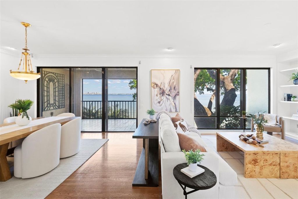 Image 3 of property listing at 5010 BAYSHORE BOULEVARD 4, Tampa, FL 33611