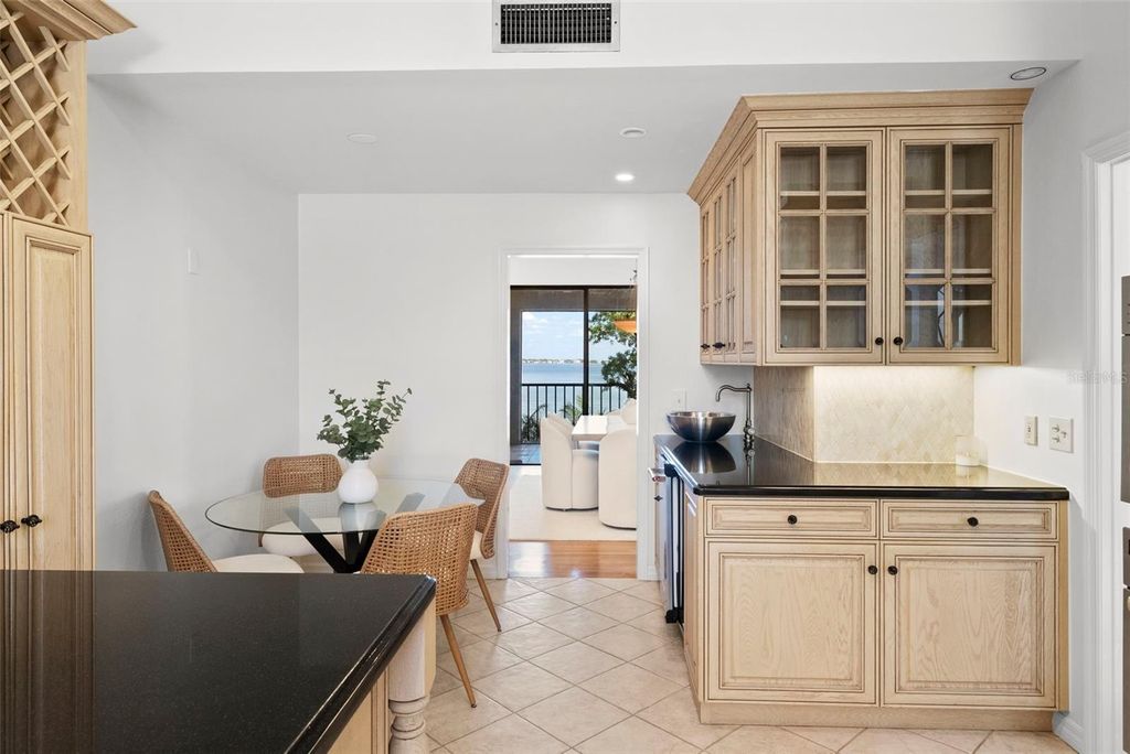 Image 21 of property listing at 5010 BAYSHORE BOULEVARD 4, Tampa, FL 33611