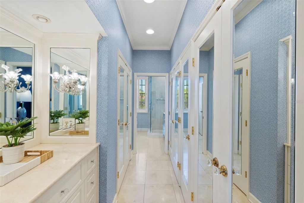 Image 35 of property listing at 5010 BAYSHORE BOULEVARD 4, Tampa, FL 33611