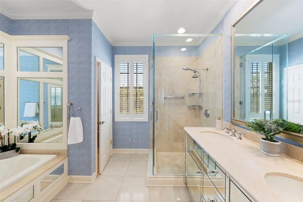 Image 38 of property listing at 5010 BAYSHORE BOULEVARD 4, Tampa, FL 33611