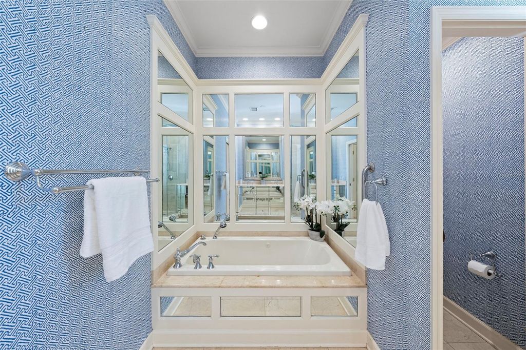 Image 40 of property listing at 5010 BAYSHORE BOULEVARD 4, Tampa, FL 33611