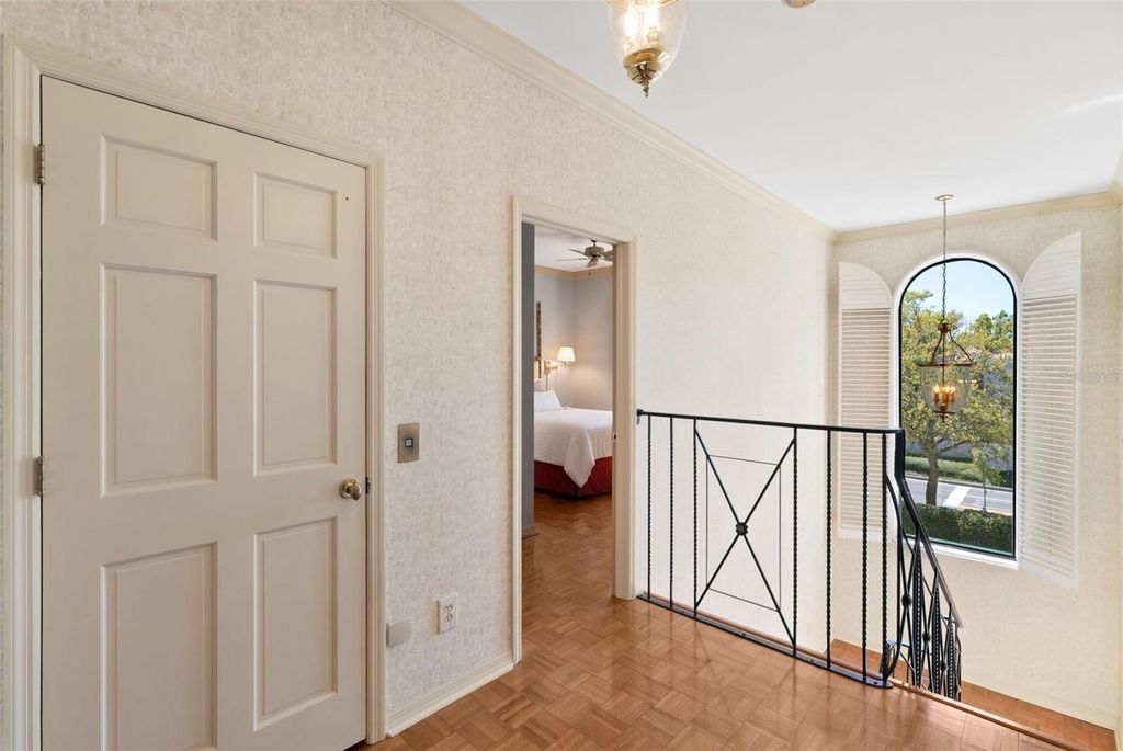 Image 41 of property listing at 5010 BAYSHORE BOULEVARD 4, Tampa, FL 33611