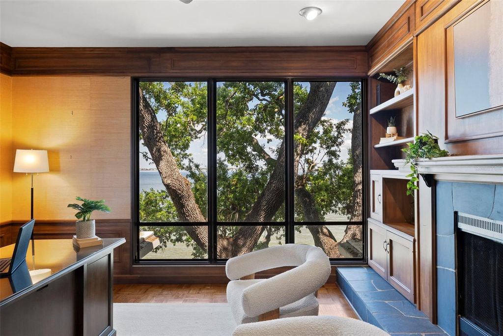 Image 44 of property listing at 5010 BAYSHORE BOULEVARD 4, Tampa, FL 33611