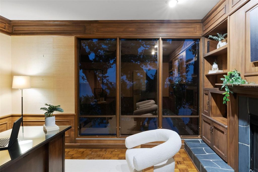 Image 45 of property listing at 5010 BAYSHORE BOULEVARD 4, Tampa, FL 33611