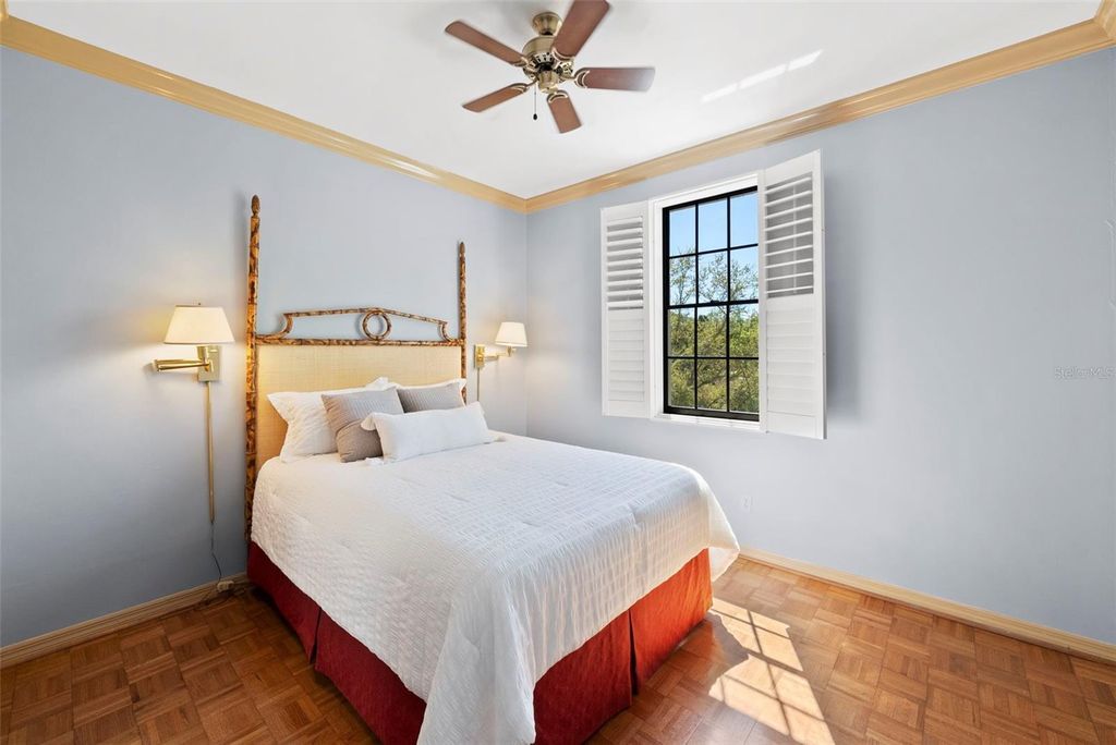 Image 49 of property listing at 5010 BAYSHORE BOULEVARD 4, Tampa, FL 33611