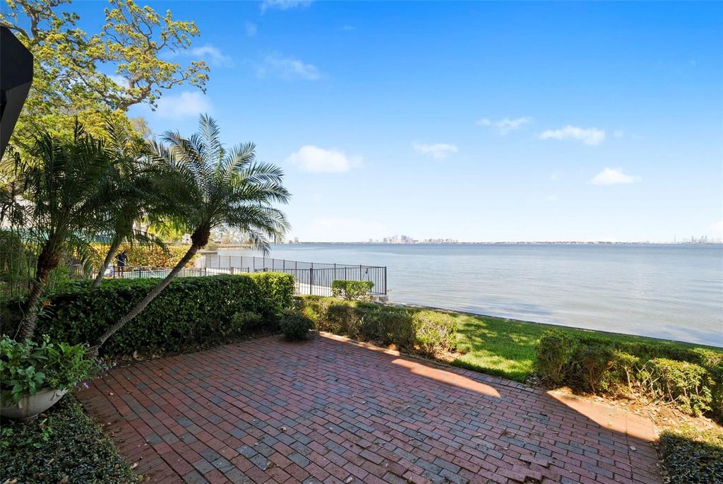 Image 62 of property listing at 5010 BAYSHORE BOULEVARD 4, Tampa, FL 33611