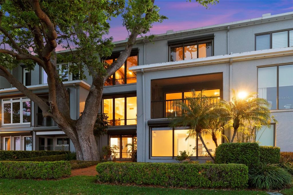 Image 70 of property listing at 5010 BAYSHORE BOULEVARD 4, Tampa, FL 33611