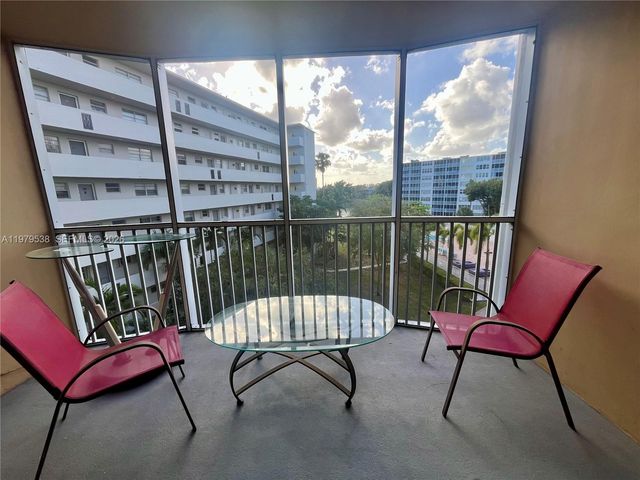 1750 NE 191st St 522-3, Miami, FL 33179