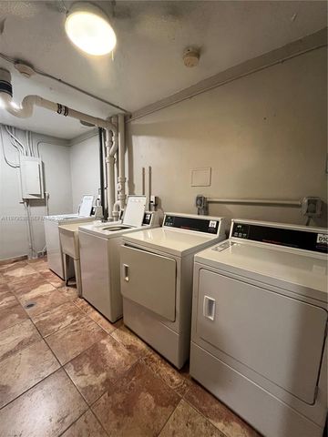 1750 NE 191st St 522-3, Miami, FL 33179