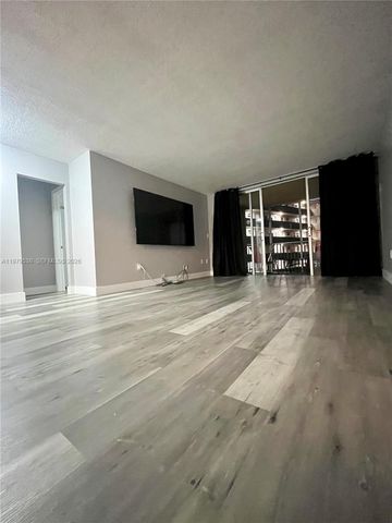 1750 NE 191st St 522-3, Miami, FL 33179