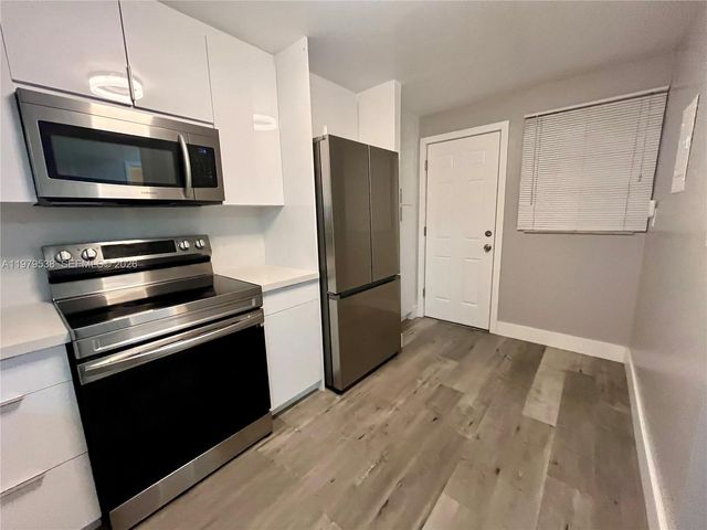 1750 NE 191st St 522-3, Miami, FL 33179