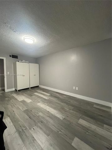 1750 NE 191st St 522-3, Miami, FL 33179