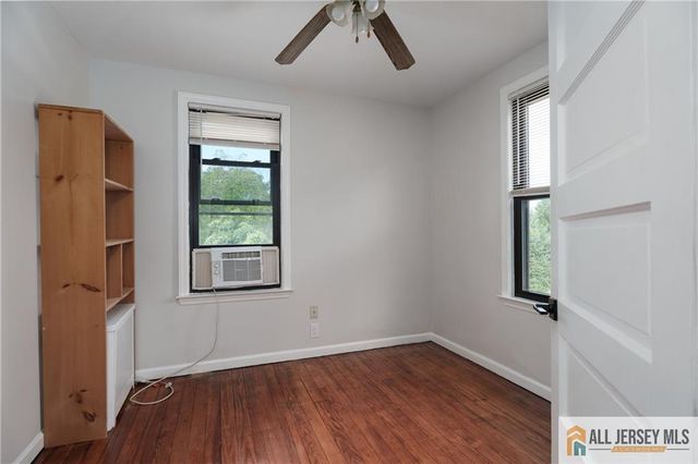 12 Fox Road, Edison, NJ 08817