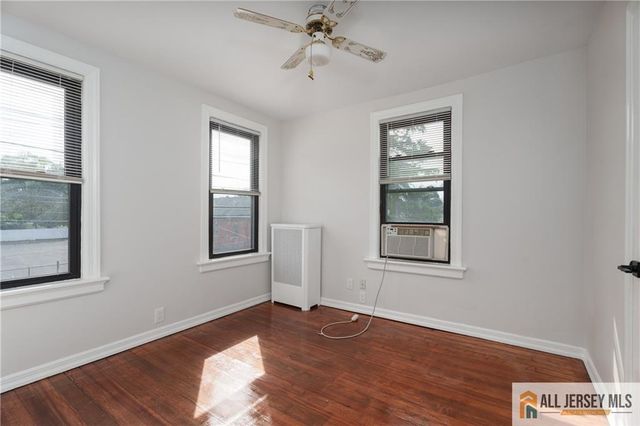 12 Fox Road, Edison, NJ 08817