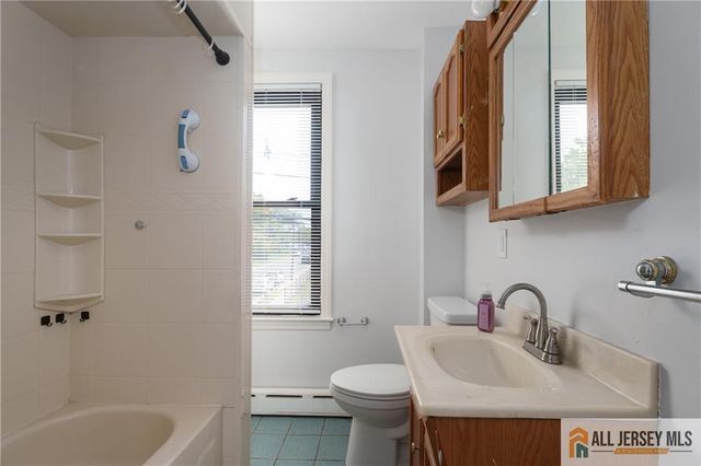 12 Fox Road, Edison, NJ 08817