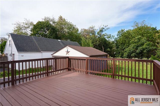 12 Fox Road, Edison, NJ 08817