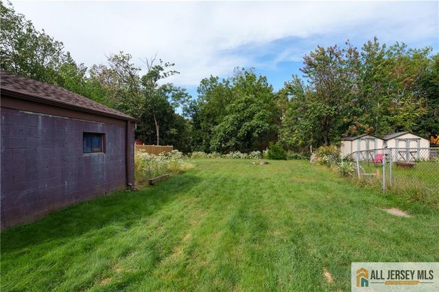 12 Fox Road, Edison, NJ 08817