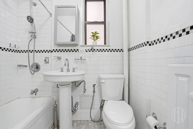 3545 81st St Apt B5, New York City, NY 11372