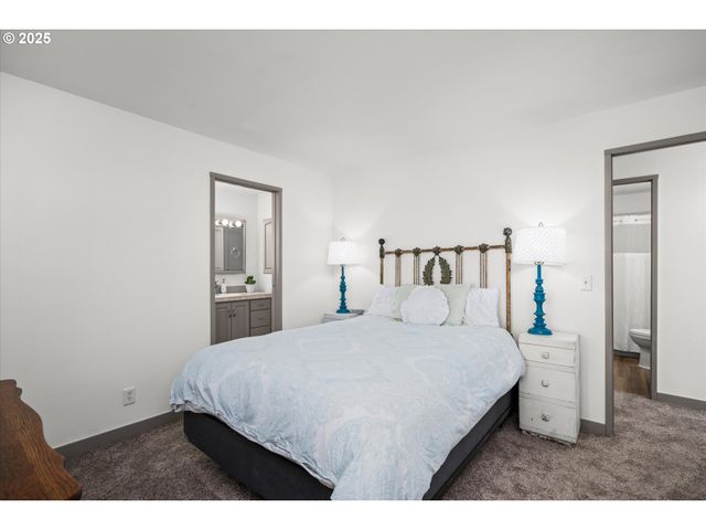 1199 N TERRY St 113, Eugene, OR 97402